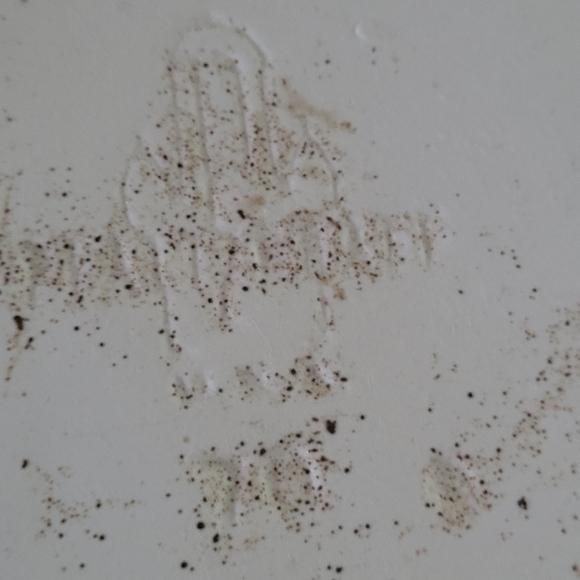 Vintage Pfaltzgraff serving crock with matching serving plate in a gorgeous drip - Picture 6 of 16